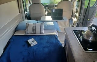T2022 CONVENIENT & EASY TO DRIVE RV!!  SCOPE 18M