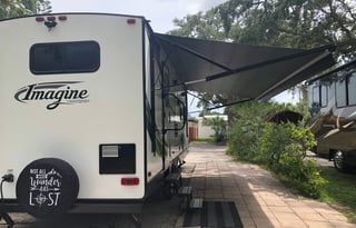 Couples Luxury RV Retreat – Pet-Friendly