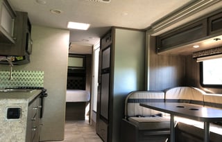 2016 Winnebago Brave 27b