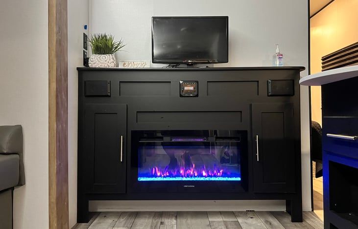 Set the ambience with some cool LED colors. 
iPhone and android adapter to mirror  your smart phone’s screen onto the tv to play movies.