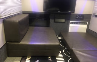 ROVER RV -  “Look at me! Rent me!”