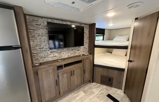 2021 Prime Time RV Avenger 27DBS