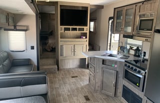 2021 Palomino Puma 295BHSS