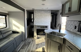 2024 COLEMAN LANTERN 263BH