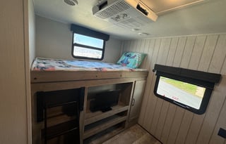The coolest RV w/3 AC, Sleeps 10 no hauling needed