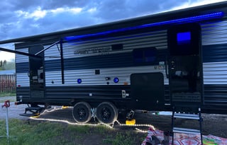 2022 Fully Loaded Cherokee Grey Wolf 26DBH-L