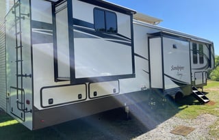 2022 Sandpiper Luxury 388BHRD