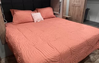 Arcadia 370 RL - Luxurious Camping