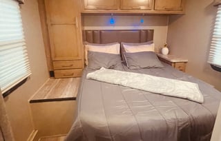 2020 Entegra Odyssey 32' Near Ohio Parks