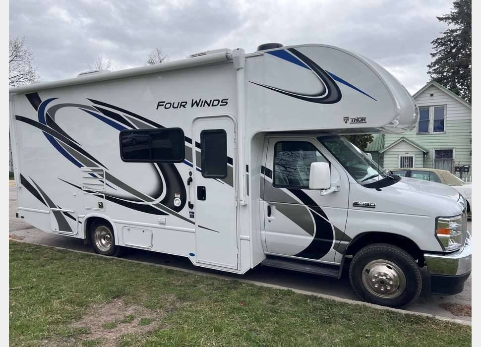 Class C Motor Home rentals in Kalispell