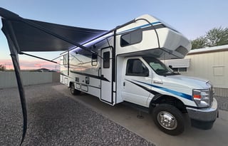 C-1 "Dragonfly" Luxury Class-C Camping!! Sleeps 7