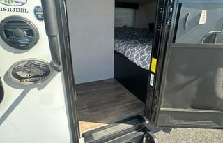 Cozy Camper for 3-4 Adventurers! Pet Friendly!