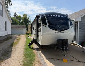 Keystone RV Cougar Half-Ton 25FKD