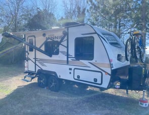 Winnebago Minnie Winnie 1708FB