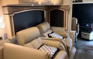 Luxury on the Road: 2020 Newmar Ventana 3717