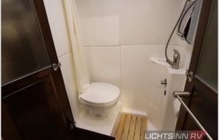 Luxury Sprinter w/ Full Bathroom Mercedes Coachmen