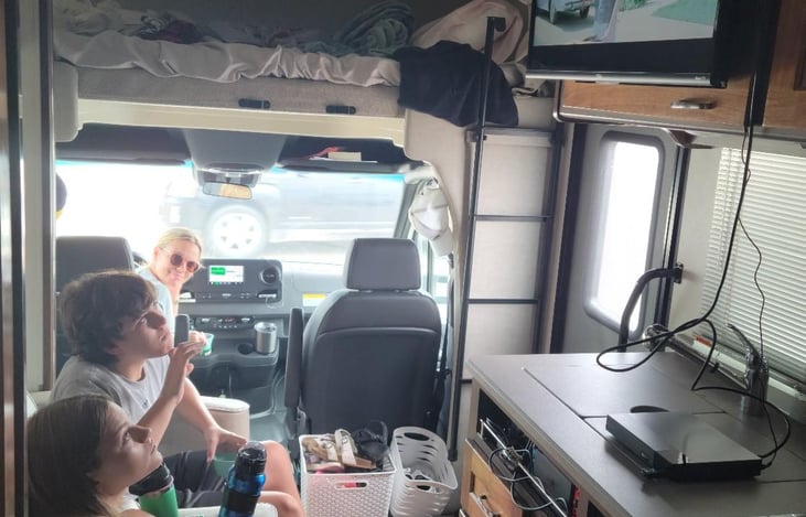 2020 Winnebago 24F dining area. With entertainment system.