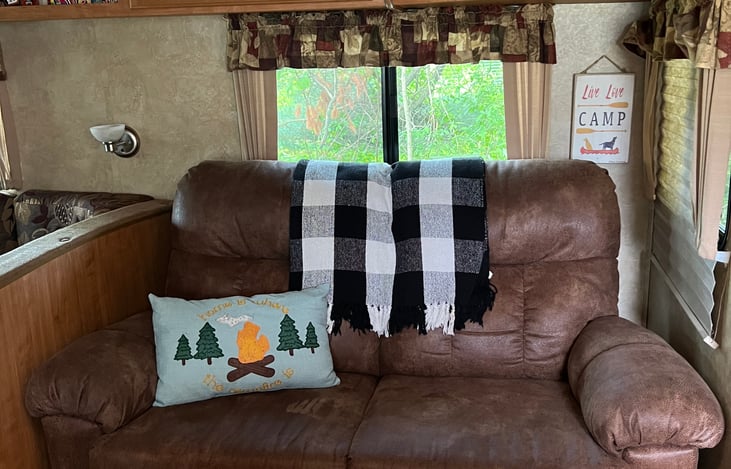 Reclining Love Seat ( Sleeps 1 )