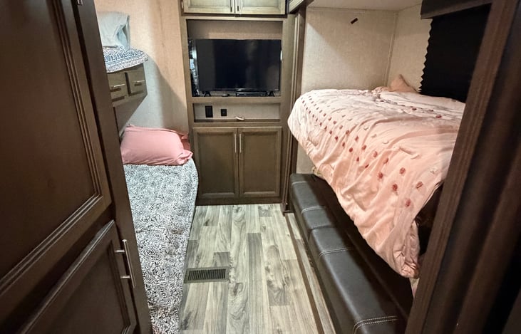 Back bunk room. Lower futon folds out to a full bed.