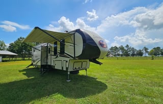 2 Bedroom, 2 Bath Luxury RV