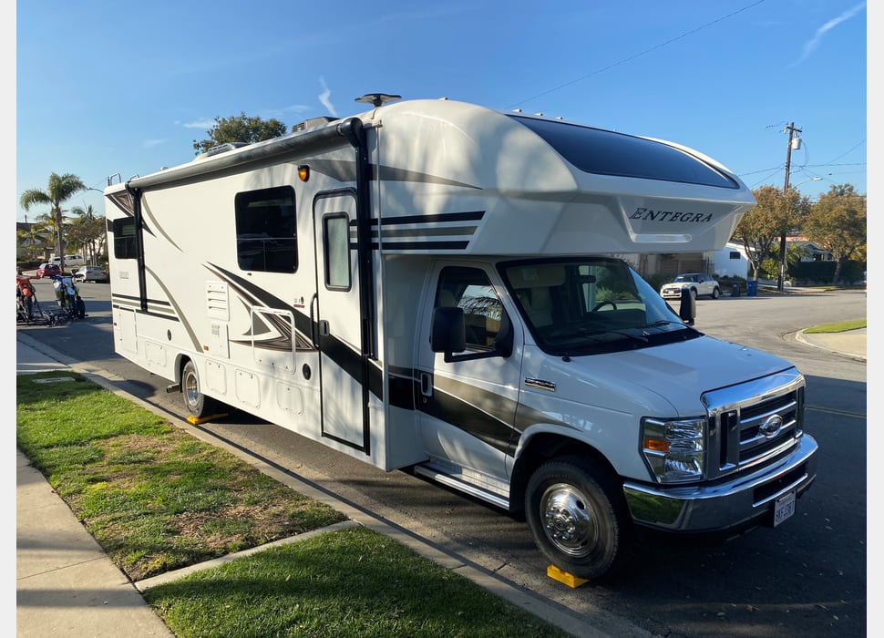 Class C Motor Home rentals in La Mesa