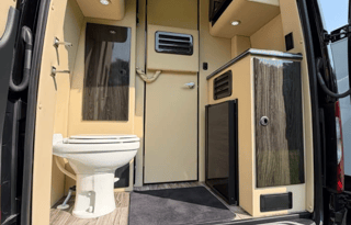 Luxury Off-Grid Sprinter Ultimate Freedom/Comfort