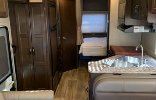 2017 Thor Motor Coach Four Winds 26B
