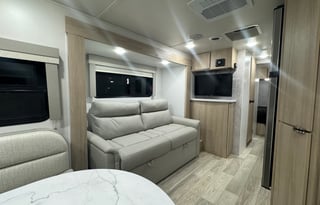 Winnie’s Road Adventures- 2024 Winnebago camper