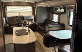 Family Camper Sleeps 6 Pets Welcomed! Rental