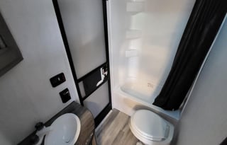 8 Person Beautiful 2023 Heartland Pioneer