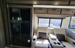 2022 FR3 34DS Class-A(Gas) Sleeps Up to 8 + Tent