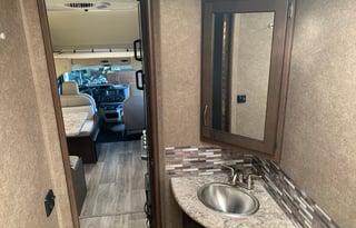 SUPER CLEAN 2021 THOR FREEDOM ELITE 22FE