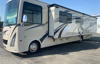 2017 Thor Motor Coach Windsport 34F-GLORYA