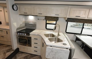 Sunseeker S5 with Theater Chairs!