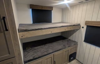 2025 Puma Luxury Bunkhouse