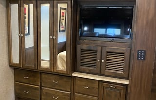 2017 Tiffin Motorhomes Allegro 36 UA