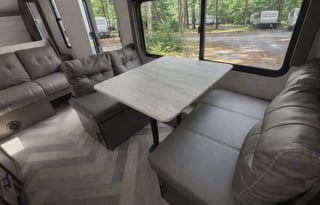 Family Friendly Camper | Delivery & Set-Up