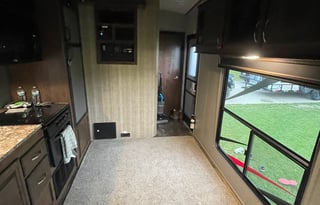 2018 Stryker ST 2313 Half-Ton Towable