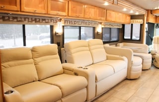 2021 Tiffin Luxury Diesel Pusher - Bath & 1/2!!