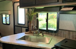 2017 Cruiser Shadow Cruiser S-240BHS