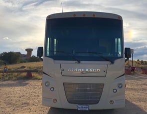 Winnebago Vista 31B