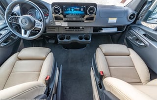 2021 Coachmen RV Galleria 24Q w/ Li3 (lithium battery) & 4X4