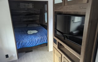 Keystone Passport 3400QD - Sleeps 14