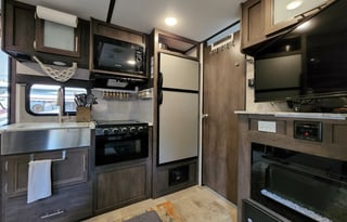 2020 Coleman Light **Fully Stocked**