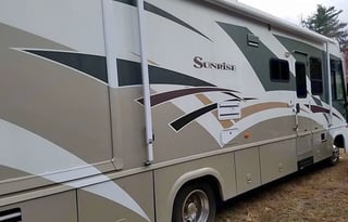 A Beautiful Cozy Motorhome for the Family
