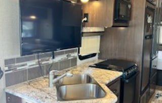 2019 Thor Motor Coach Freedom Traveler A27