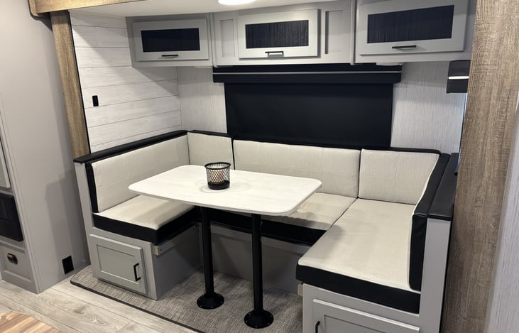 Dinette - Converts to Twin Bed