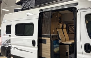 New ! 2025 Winnebago Solis National Parks Edition