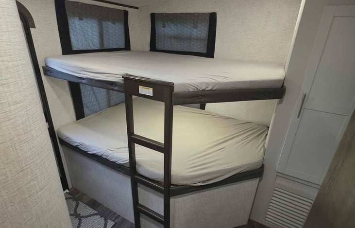Oversized full bunkbeds