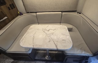 Wander in Style: Spacious Mercedes Class C 2020